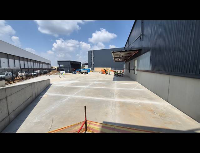 3,651M² WAREHOUSE TO LET IN JET PARK